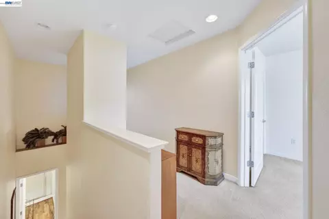 Entry Way - 655 Veranda Cir, Hayward, CA 94541 photo 3 of 5