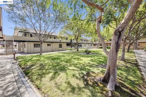 3033 Los Prados St #230, San Mateo, CA 94403
