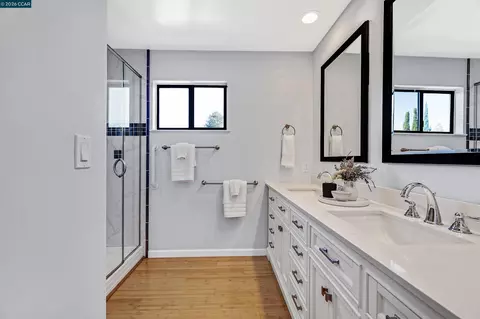 Bath - 864 Kizer St, Milpitas, CA 95035 photo 4 of 7