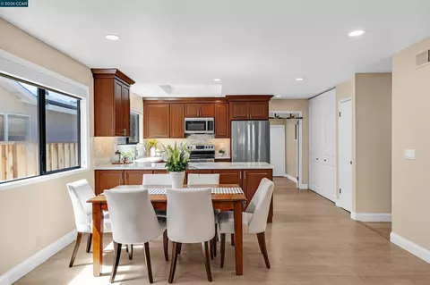 Dining - 864 Kizer St, Milpitas, CA 95035 photo 1 of 1