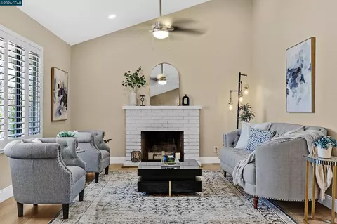 Living - 864 Kizer St, Milpitas, CA 95035 photo 1 of 4