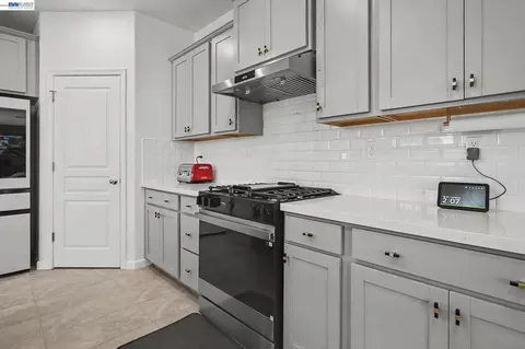 Kitchen - 5408 Mazant Loop, Antioch, CA 94531 photo 7 of 7