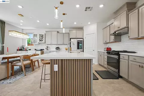 Kitchen - 5408 Mazant Loop, Antioch, CA 94531 photo 4 of 7