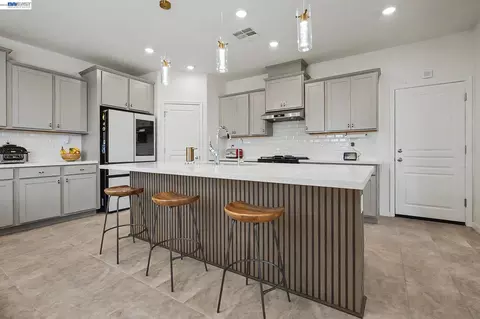 Kitchen - 5408 Mazant Loop, Antioch, CA 94531 photo 3 of 7