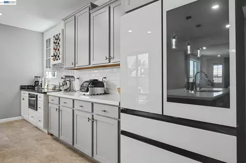 Kitchen - 5408 Mazant Loop, Antioch, CA 94531 photo 6 of 7