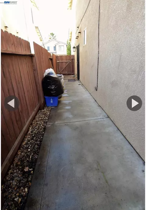 Entry Way - 1356 Gentry Ln, Tracy, CA 95377 photo 1 of 5