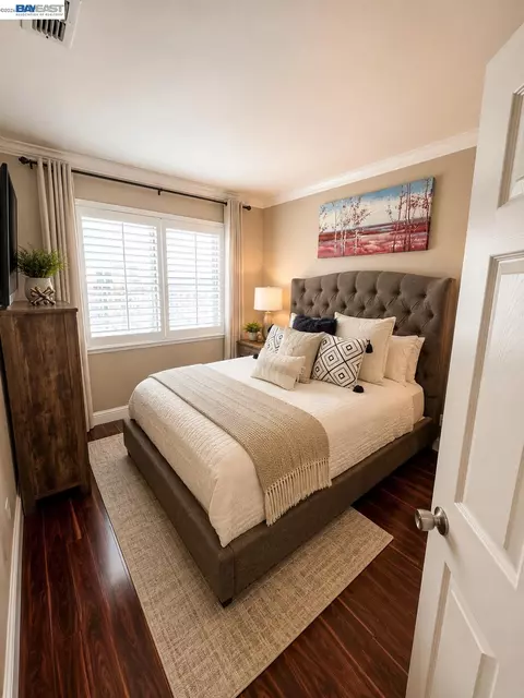 Bedroom - 1356 Gentry Ln, Tracy, CA 95377 photo 2 of 2