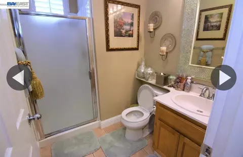 Bath - 1356 Gentry Ln, Tracy, CA 95377 photo 3 of 5