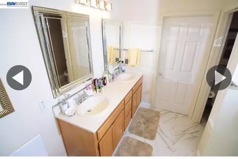 Bath - 1356 Gentry Ln, Tracy, CA 95377 photo 5 of 5