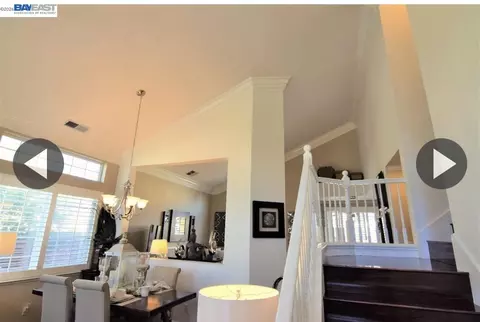 Entry Way - 1356 Gentry Ln, Tracy, CA 95377 photo 3 of 5