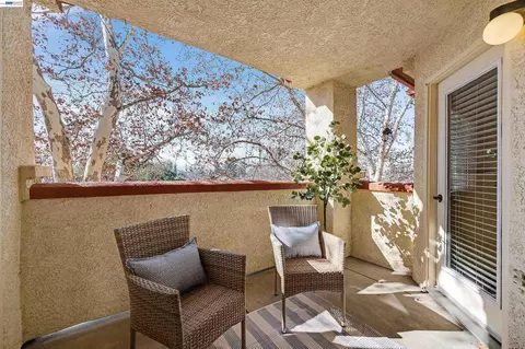 Exterior - 7016 Stagecoach Rd #G, Dublin, CA 94568 photo 3 of 7