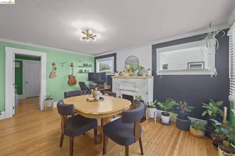 Dining - 1715 Ohio St, Vallejo, CA 94590 photo 1 of 4