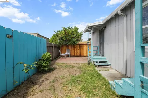 Exterior - 1715 Ohio St, Vallejo, CA 94590 photo 4 of 5
