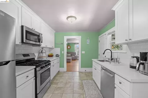 Kitchen - 1715 Ohio St, Vallejo, CA 94590 photo 2 of 2
