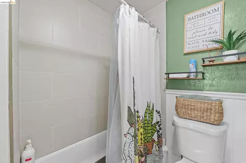 Bath - 1715 Ohio St, Vallejo, CA 94590 photo 2 of 2