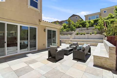 Exterior - 2812 Mount Dana Dr, Dublin, CA 94568 photo 5 of 9