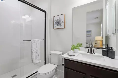 Bath - 2812 Mount Dana Dr, Dublin, CA 94568 photo 3 of 8