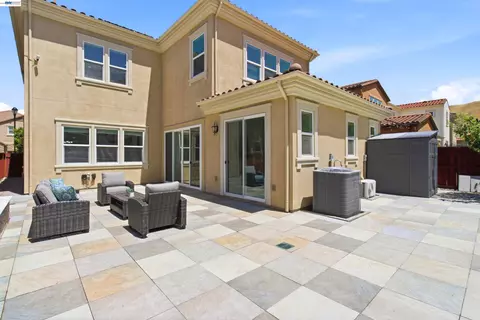 Exterior - 2812 Mount Dana Dr, Dublin, CA 94568 photo 4 of 9