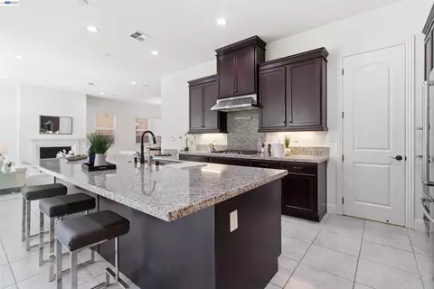 Kitchen - 2812 Mount Dana Dr, Dublin, CA 94568 photo 5 of 8