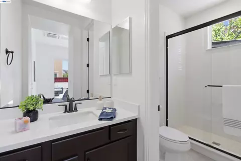 Bath - 2812 Mount Dana Dr, Dublin, CA 94568 photo 1 of 8