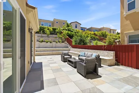 Exterior - 2812 Mount Dana Dr, Dublin, CA 94568 photo 6 of 9