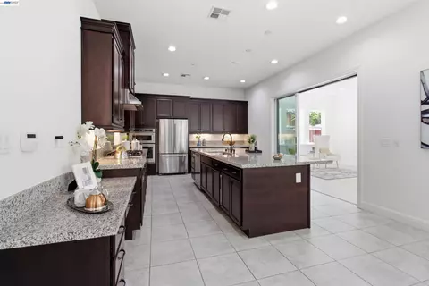 Kitchen - 2812 Mount Dana Dr, Dublin, CA 94568 photo 3 of 8