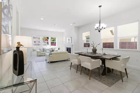 Dining - 2812 Mount Dana Dr, Dublin, CA 94568 photo 1 of 3