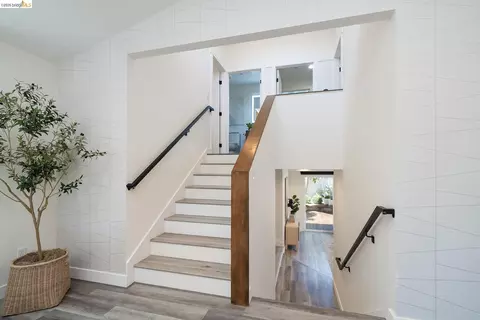 Entry Way - 1470 Cornell Ave, Berkeley, CA 94702 photo 2 of 2