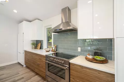Kitchen - 1470 Cornell Ave, Berkeley, CA 94702 photo 3 of 4