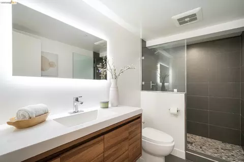 Bath - 1470 Cornell Ave, Berkeley, CA 94702 photo 5 of 5