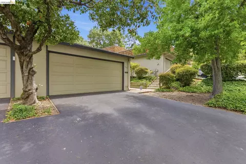 1833 Holland Dr, Walnut Creek, CA 94596