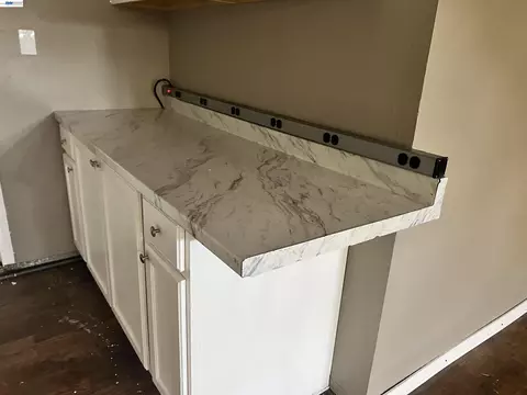 Kitchen - 1058 Junction Dr, Manteca, CA 95337 photo 4 of 4