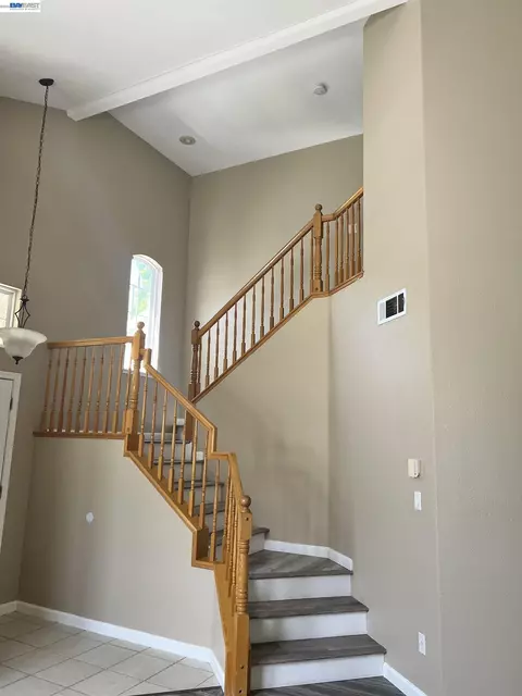 Entry Way - 1058 Junction Dr, Manteca, CA 95337 photo 5 of 5