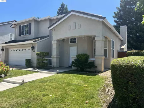 Exterior - 1058 Junction Dr, Manteca, CA 95337 photo 4 of 12