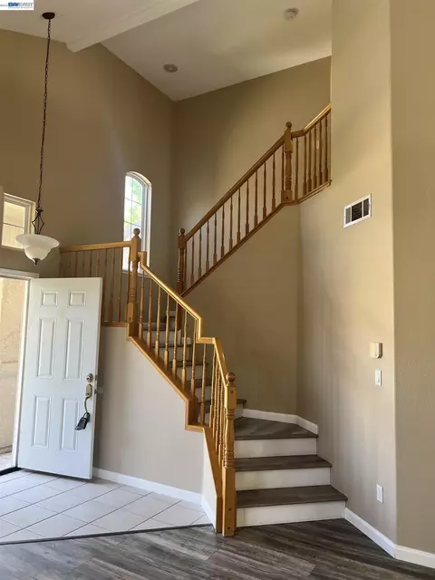 Entry Way - 1058 Junction Dr, Manteca, CA 95337 photo 1 of 5