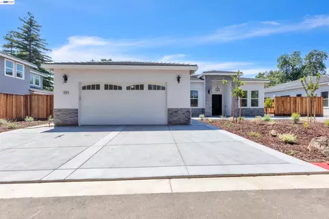 5210 Shirehills Ln, Carmichael, CA 95608