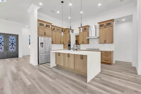 Kitchen - 5210 Shirehills Ln, Carmichael, CA 95608 photo 3 of 5