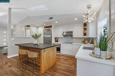 Kitchen - 335 Lakeside Ct, Martinez, CA 94553 photo 1 of 4
