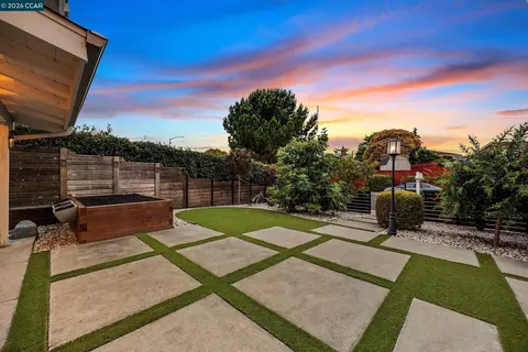 Exterior - 335 Lakeside Ct, Martinez, CA 94553 photo 3 of 16