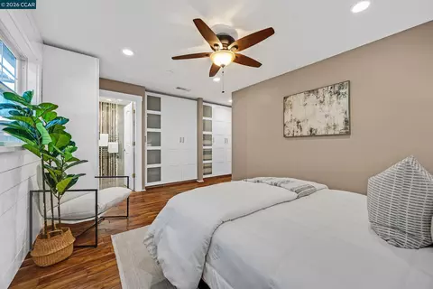 Bedroom - 335 Lakeside Ct, Martinez, CA 94553 photo 2 of 4