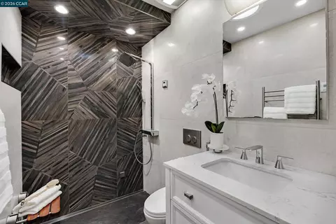 Bath - 335 Lakeside Ct, Martinez, CA 94553 photo 1 of 3