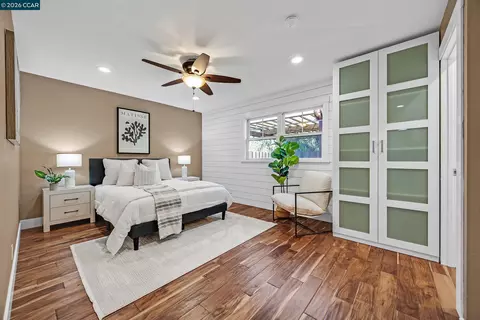 Bedroom - 335 Lakeside Ct, Martinez, CA 94553 photo 1 of 4
