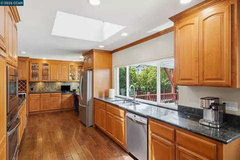 Kitchen - 491 Ewing Dr, Pleasanton, CA 94566 photo 4 of 6