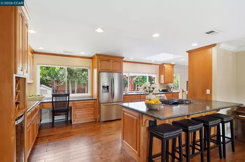 491 Ewing Dr, Pleasanton, CA 94566