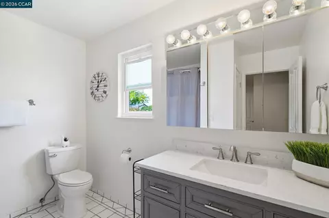 Bath - 491 Ewing Dr, Pleasanton, CA 94566 photo 4 of 5