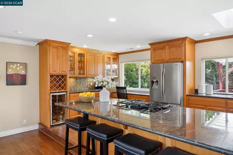 491 Ewing Dr, Pleasanton, CA 94566