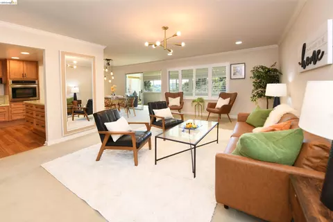 1910 Skycrest Dr #5, Walnut Creek, CA 94595
