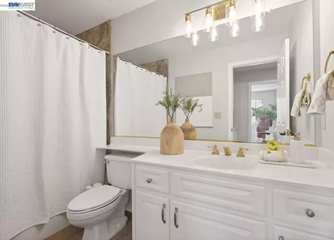 Bath - 455 Eagle Valley Way, Danville, CA 94506 photo 4 of 4