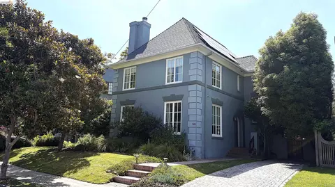 901 Paramount Rd, Oakland, CA 94610