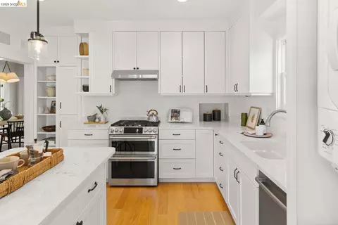 Kitchen - 1021 Colusa Ave, Berkeley, CA 94707 photo 2 of 2